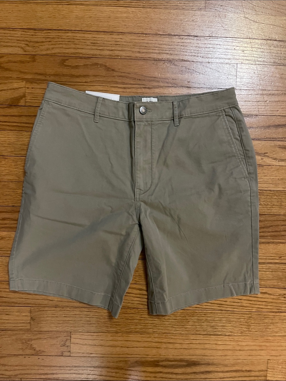 Men’s Flint and Tinder Shorts 365 Chino Short - 9" Size 33 Khaki Color New